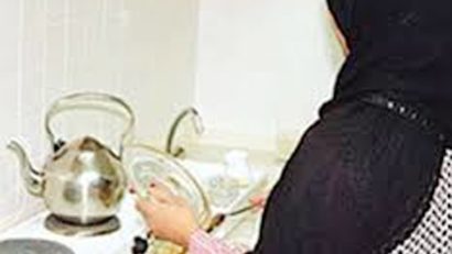 বাসায় সুন্দরী গৃহকর্মী চাননা সৌদি বধূরা