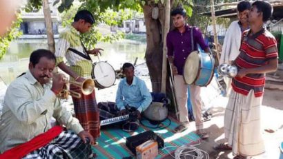 এমন এই সংস্কৃতির ধারায় যেন শীতের কুয়াশা ভরা চাঁদের আলোয়….
