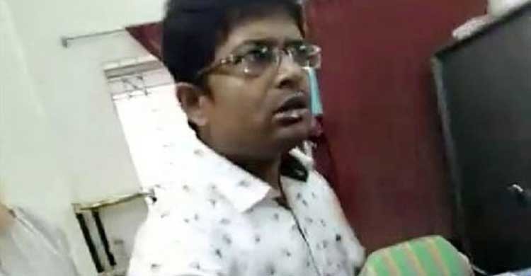 পুলিশের ওপর ক্ষেপে গেলেন মমেক হাসপাতালের চিকিৎসক (ভিডিও)