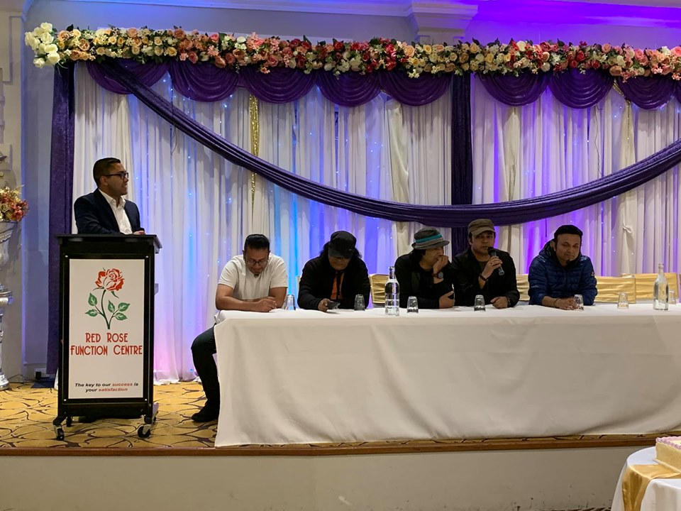 ‘মাইলস’ ব্যান্ডের ৪০ বছরে পদার্পণ উপলক্ষেসিডনিতে নৈশভোজ অনুষ্ঠিত