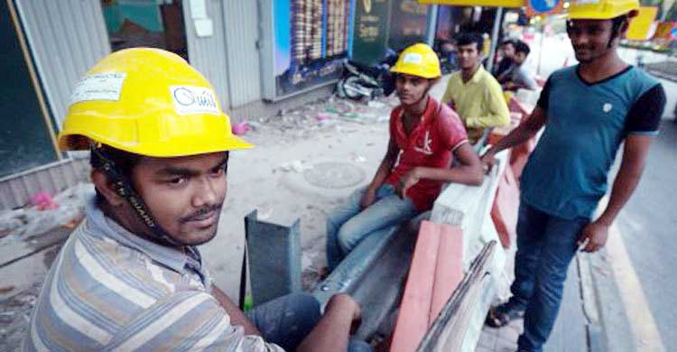 দাসত্বের জীবন থেকে বাঁচার আকুতি পরবাসীদের