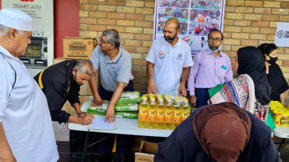 সিডনিতে খাদ্যসামগ্রী বিতরণ নবধারা অ্যাসোসিয়েশনের