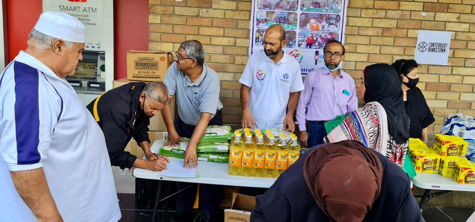 সিডনিতে খাদ্যসামগ্রী বিতরণ নবধারা অ্যাসোসিয়েশনের